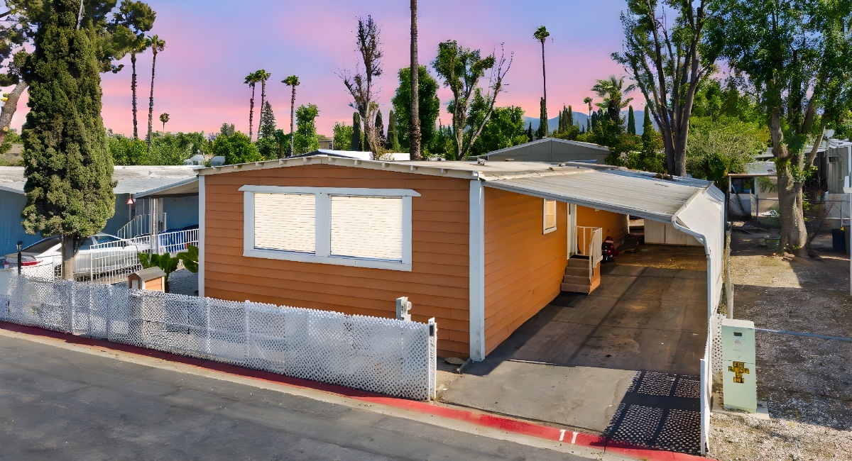 995 Pomona Rd SPC #11, Corona, CA 92882