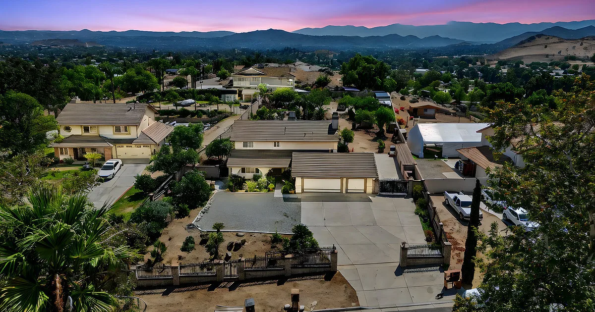 10728 Valley, Dr Riverside, CA 92505