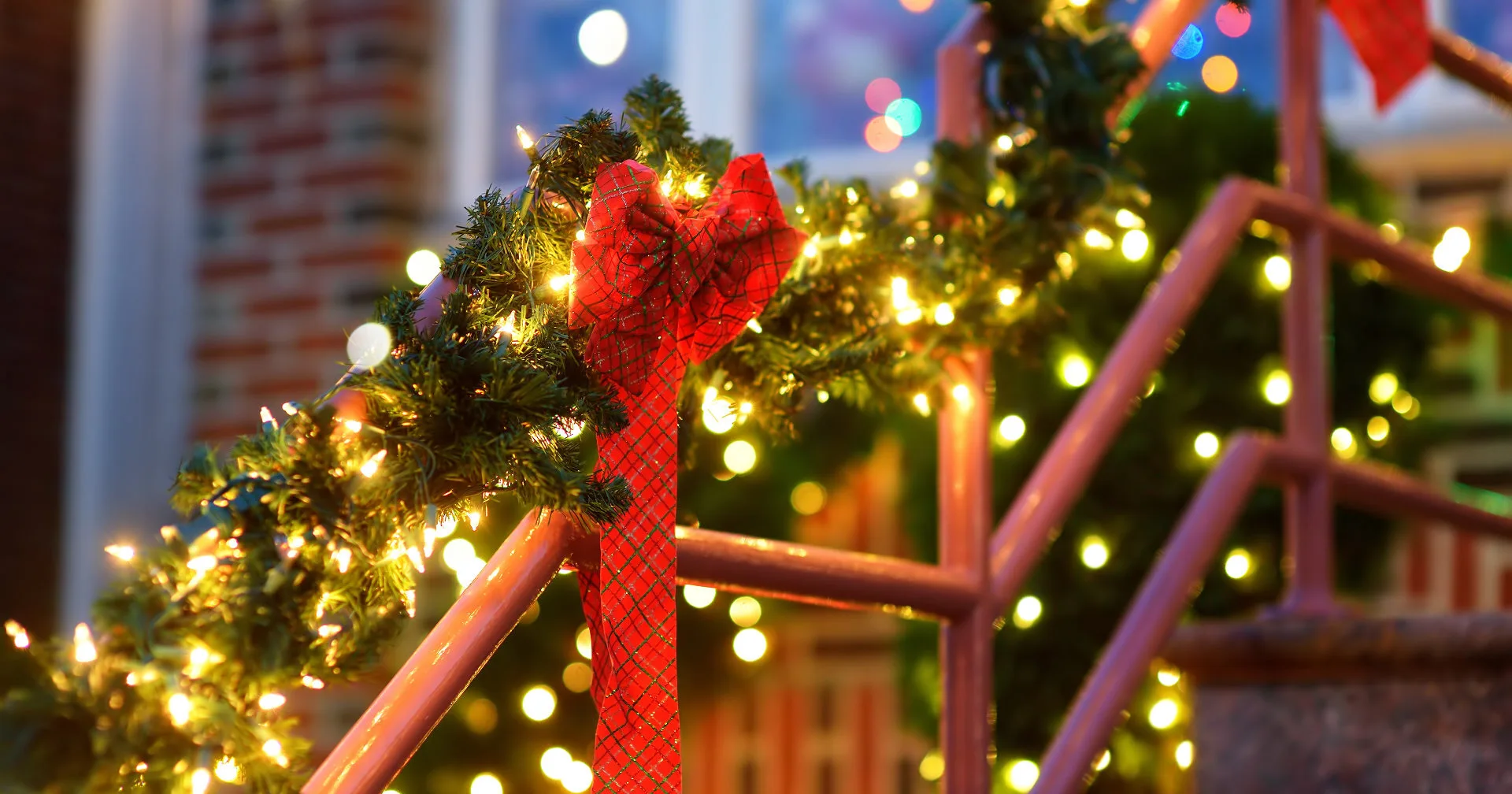 The 2025 Holiday Lights Tour: Where to Go in North OC & The Inland Empire