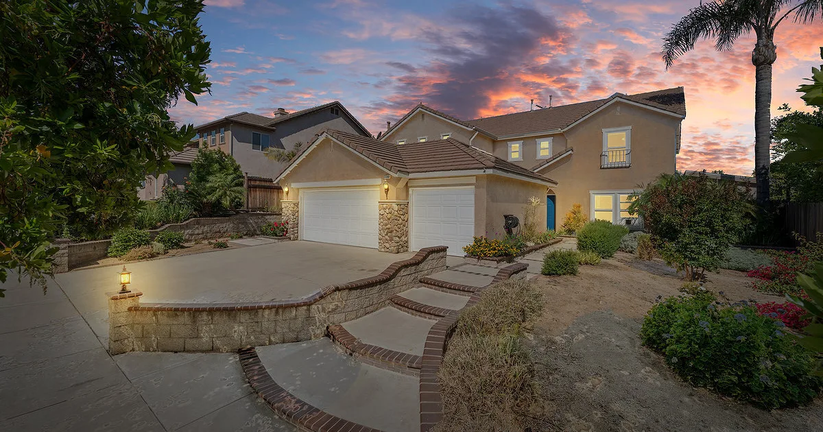 3368 Grand Teton Dr, Corona, CA 92881