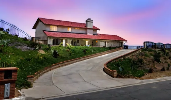 10703 Valley Dr, Riverside, CA 92505