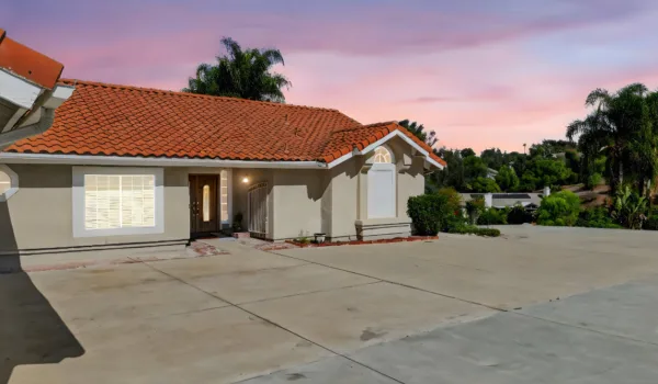 11056 Orchard View Ln, Riverside, CA 92503