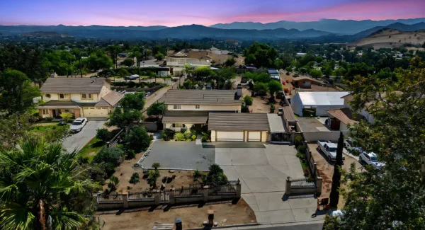 10703 Valley Dr, Riverside, CA 92505