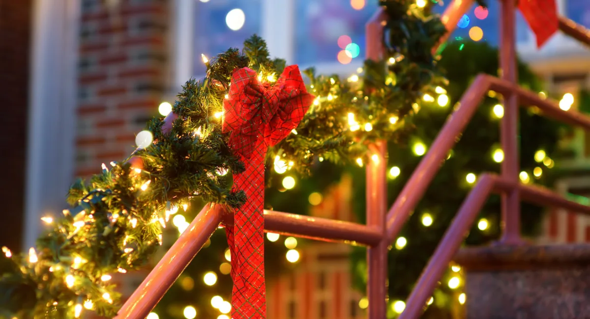 The 2025 Holiday Lights Tour: Where to Go in North OC & The Inland Empire